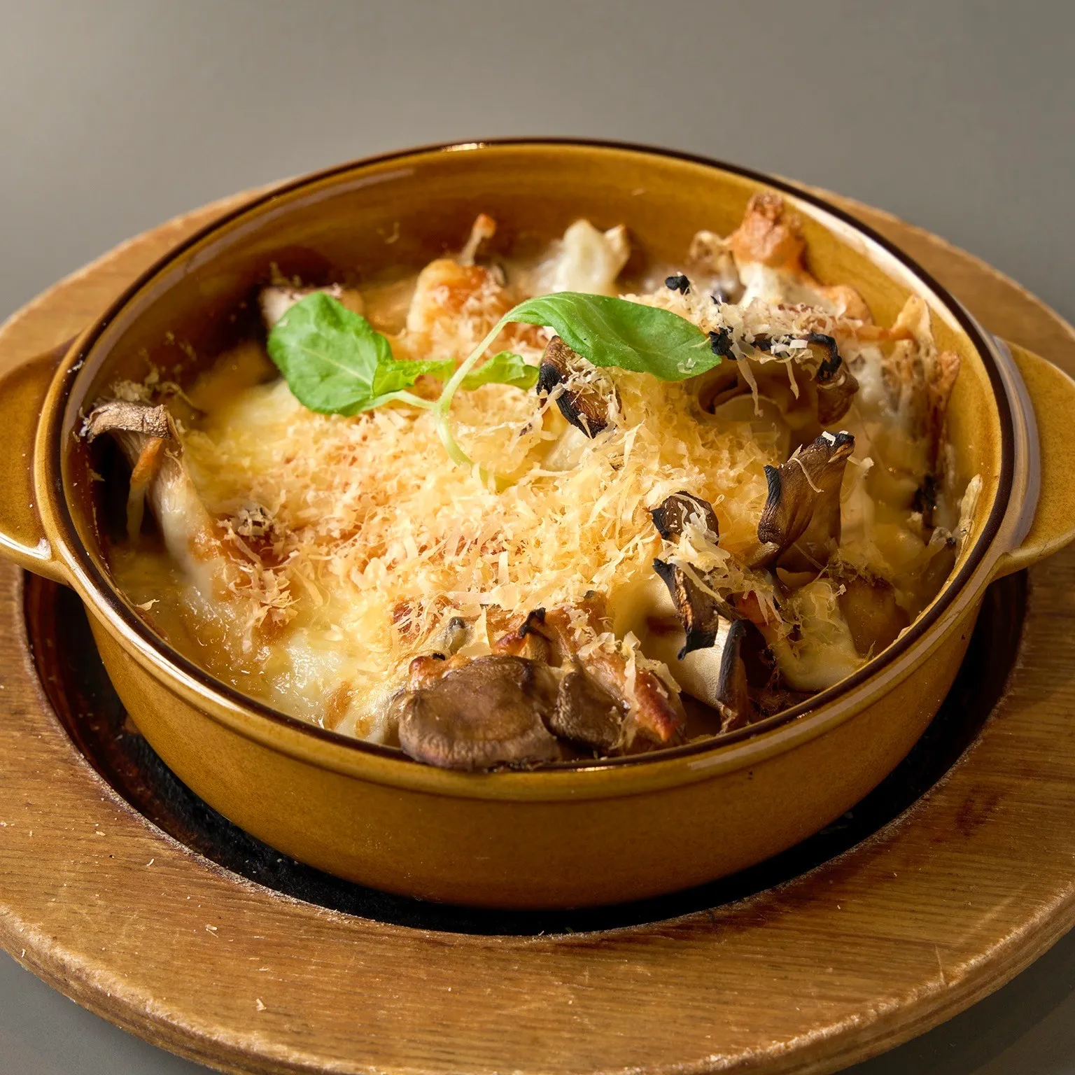 クラフトジンと鴨料理。