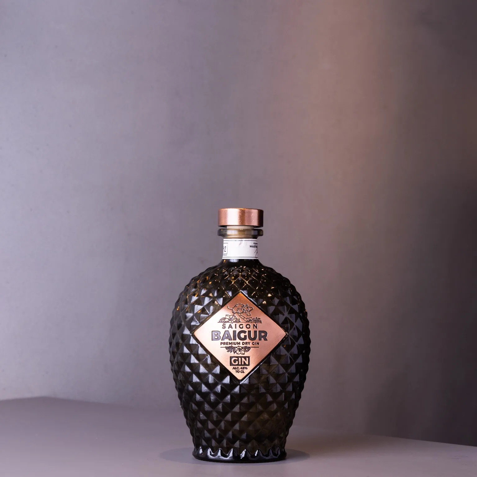 クラフトジンと鴨料理。