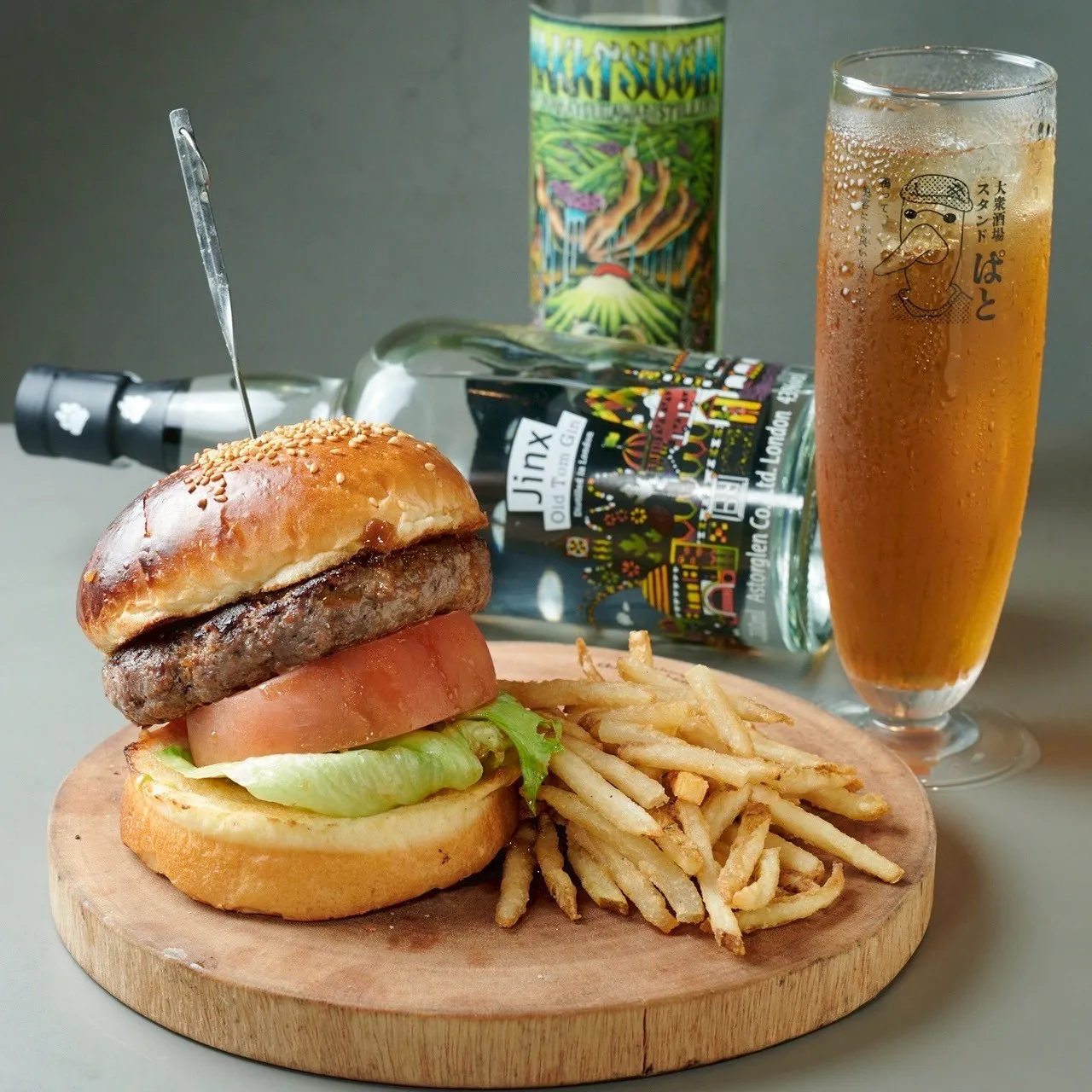 鴨料理とクラフトジン。