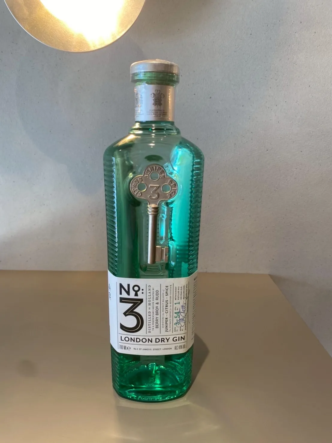 女子会にもぴったりな、気軽に楽しめる雰囲気のお店です。